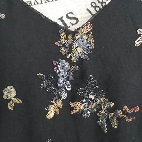 NWT banana republic black tank with sequins floral - Picture 4 of 5
